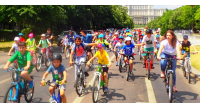parada_copii_mici_biciclisti