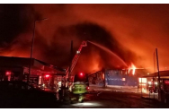 Incendiu la o fabrică de frigidere din Timișoara. Pompieri din patru județe au luptat cu flăcările