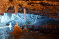 FOTO/VIDEO - Peștera „Ghețarul de la Scărișoara” a fost oficial redeschisă 