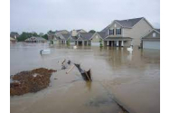 Inundaţii în 36 de localităţi din 15 judeţe; intervenţii pentru evacuarea a zeci de turişti