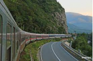 Un alt tren plecat miercuri seară de la Mangalia a acumulat 13 ore întârziere, după ce mai multe locomotive s-au defectat