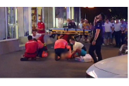 VIDEO - Mama gemenilor care au murit după ce au căzut de la etajul 10 asculta manele și făcea live pe Facebook