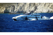 O navă cu 17 oameni la bord s-a scufundat în apropierea insulelor grecești. E în curs o amplă operațiune de salvare