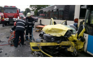 Trei persoane rănite într-un accident rutier în care au fost implicate cinci autoturisme