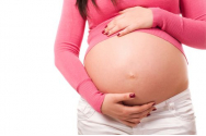 Numărul fetelor cu vârsta de până la 15 ani care au rămas însărcinate s-a dublat în acest an, față de 2020, în Vaslui / România, campioană la capitolul mame adolescente