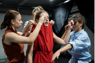 „Dar de ce să tac?”, spectacol de dans contemporan inspirat din experiențele victimelor violenței domestice