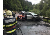 Accident teribil în județul Mureș. O maşină şi un microbuz s-au ciocnit. În cele două autoturisme se aflau 13 persoane 