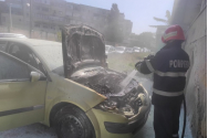 O mașină a luat foc în municipiul Iași