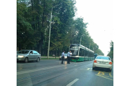 UPDATE Unul dintre noile tramvaie Pesa, lovit de un șofer în Copou