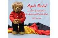 Colecție de ursuleți din pluș, inspirată de Angela Merkel. Au fost create 500 de jucării