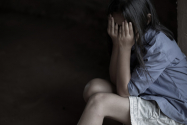 Un bărbat a fost arestat preventiv după ce şi-a violat şi bătut fiica