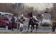 Un jandarm s-a făcut de râs la parada de Ziua Națională, A căzut de pe cal