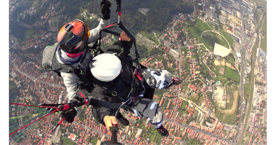 paragliding-not-parasailing-Brasov