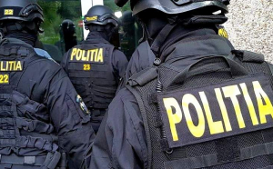 Botoșani: Percheziţii domiciliare într-un dosar privind infracţiunii de nerespectare a regimului armelor şi muniţiilor