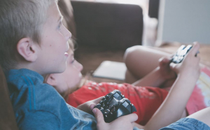  Dependența copiilor și adolescenților de jocurile online ia amploare