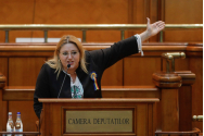 Diana Șoșoacă provoacă alt scandal în Parlament