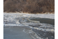Cei doi copii din Neamț care au căzut în apele înghețate ale Bistriței au murit la spital