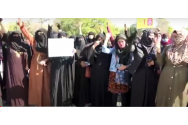 VIDEO - Femeile musulmane indiene protestează împotriva interzicerii hijabului
