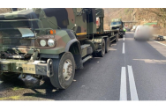 Convoiul militar al NATO a făcut accident pe Valea Oltului. Trei autovehicule militare sunt implicate