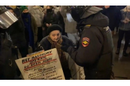 Povestea impresionantă a bătrânei ridicată de polițiștii ruși de la protest. Femeia a supraviețuit asediului Leningradului
