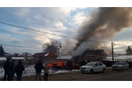 Casă distrusă de foc la Roznov