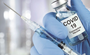 Un medic și 3 angajați ai unui cabinet din Suceava au fost reținuți pentru vaccinări fictive anti-Covid