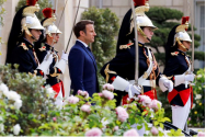 Emmanuel Macron a preluat noul mandat. El va fi președintele Franței pentru încă cinci ani