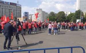 Sindicaliştii de la Poşta Română au protestat astăzi în faţa Guvernului
