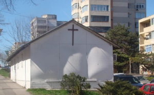 Enoriașii din Constanța vor păzi „biserica de pe trotuar