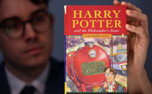 Primul roman cu Harry Potter a împlinit 25 de ani