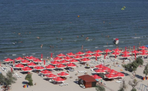 Noua „afacere” românească pe plajele din Thassos: „Germanii făceau același lucru de dimineață”