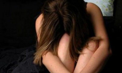 Opt tinere au fost violate în timp ce filmau videoclip muzical: Una dintre femei a fost violată de zece bărbaţi şi alta de opt-VIDEO