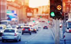 Primaria Capitalei initiaza achizitia studiul de fezabilitate privind extinderea sistemului de semaforizare inteligenta