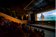  Încep Serile Filmului Românesc: Spectatorii sunt așteptați la proiecții impresionante în Amfiteatrul Palas