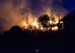 O casă din Botoșani a ars din temelii. În locuință se aflau doi copii și bona lor