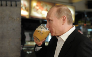 Care este băutura preferată a lui Putin. În 2021, în Rusia s-au b[ut peste 1,20 miliarde de litri de rachiu