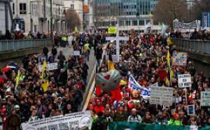 Proteste de amploare în toată Europa, din cauza scumpirilor la energie. 10.000 de oameni au ieșit în stradă