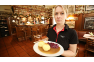 Un patron de restaurant din Germania le cere clienților să plătească meniul în avans cu o săptămână