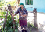 La 103, o femeie din Vaslui a bătut un spărgător cu o lumânare