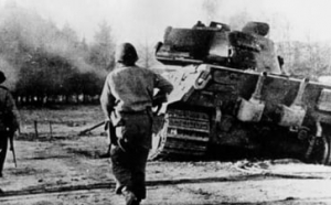 Prima mare bătălie cu tancuri din istorie. Au fost folosite 476 de vehicule blindate și au murit 45.000 de oameni