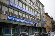 Universitatea din Arad renunță la cursurile din amfiteatre din cauza facturilor la curent electric
