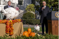 Joe Biden, gest neașteptat: a grațiat doi curcani pregătiți special pentru președintele SUA 