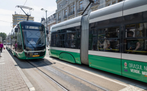 Guvernul trimite la Iaşi încă 18 tramvaie noi și 25 autobuze electrice