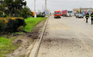Explozie neașteptată pe Calea Chișinăului. Două benzi de circulație au fost blocate de pompieri