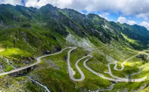 Transfăgărășanul - unul dintre cele mai spectaculoase drumuri din lume