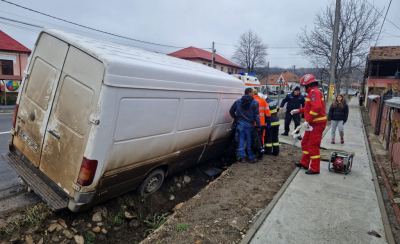 Accident rutier în Bogdănești, cu două victime. Acestea au fost transportate la spital