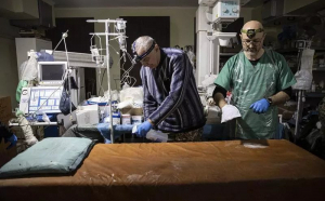 Autorităţile din Ucraina le-au cerut spitalelor să suspende temporar operaţiile planificate