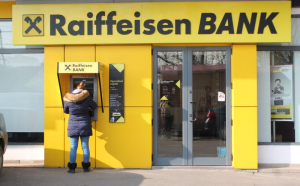 Austriecii de la Raiffeisen Bank reacţionează după refuzul de a ne primi în Schengen: 