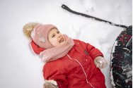  Îmbrăcăminte de iarnă călduroasă și confortabilă pentru copii – cum o alegi pe cea potrivită