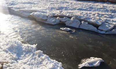 Autoritățile din Neamț stau cu ochii pe ghețurile de pe Bistrița